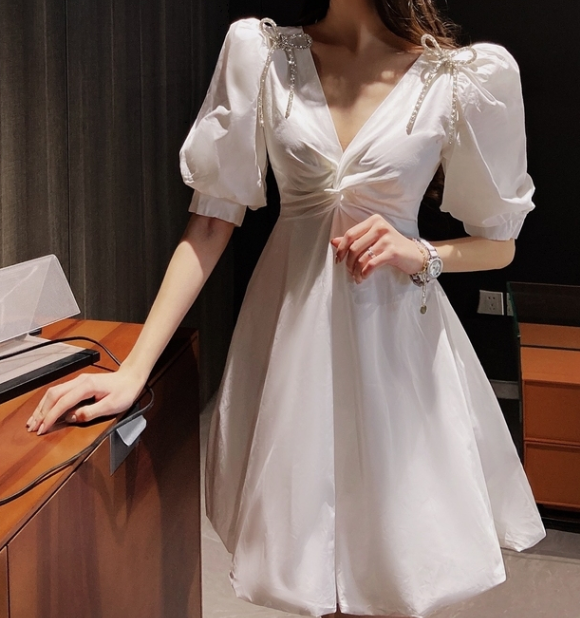 Bowknot studded bubble sleeve bud skirt white high waist sweet temperament puffy dress