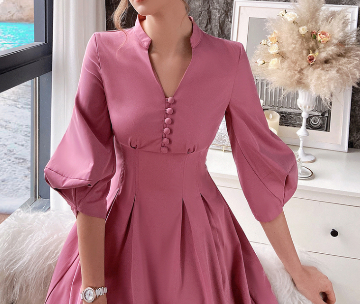 Sweet temperament V-neck vintage dress for women in early spring, new waist closing and slim dress